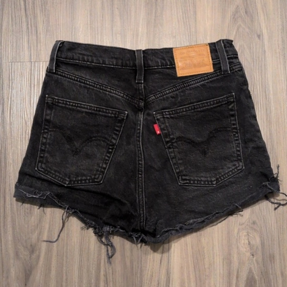 Levi's Ribcage Shorts - Picture 3 of 4